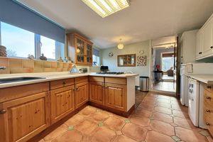16' Kitchen/Breakfast Room- click for photo gallery